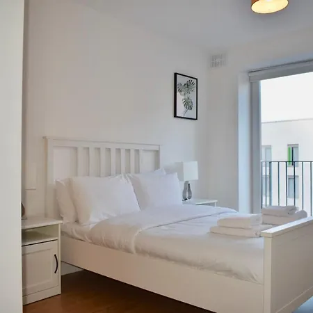 Bright 2 Bed 1 Bath Apt With Rooftop Terrace Apartamento