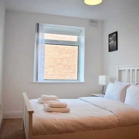 Bright 2 Bed 1 Bath Apt With Rooftop Terrace Apartamento *