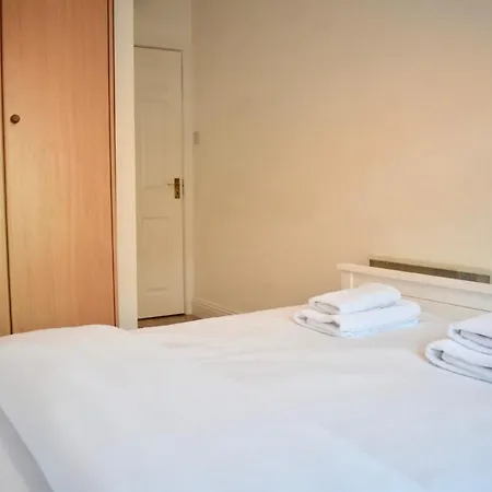 Bright 2 Bed 1 Bath Apt With Rooftop Terrace * Dublin